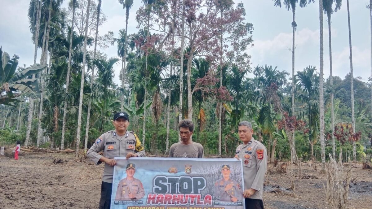 Polsek Mekakau Ilir Laksanakan Mitigasi Karhutla, Sampaikan Larangan Membakar Lahan