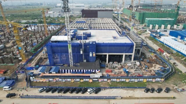 Direktur Utama PLN Darmawan Prasodjo menjelaskan penguatan infrastruktur kelistrikan untuk data center di Indonesia.