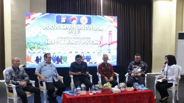 Wakapolda Sumsel Brigjen Pol Rony Samtana saat FGD pencegahan narkotika di Palembang