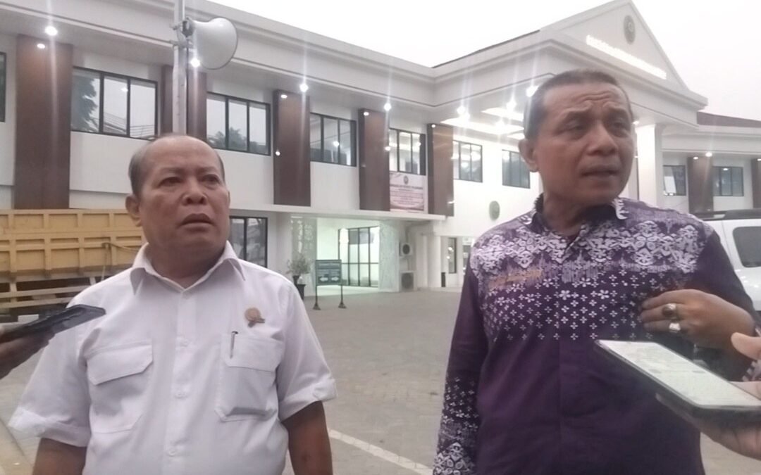 Kuasa hukum Irza Prasetya saat walk out dari persidangan di Pengadilan Negeri Palembang