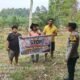 Personel Polsek Muaradua bersama warga dan Kades Gedung Lepihan saat patroli cegah Karhutla di OKU Selatan.