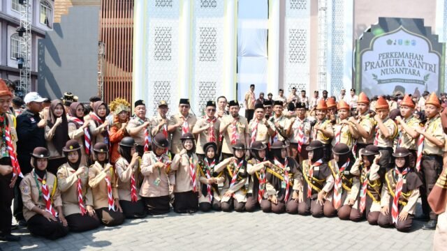 Kakanwil Kemenag Sumsel Syafitri Irwan berikan semangat kepada Kontingen Sumsel PPSN VI di Malang.