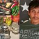 Ilustrasi pencurian rumah di OKU dengan pelaku membongkar atap dan merusak plafon