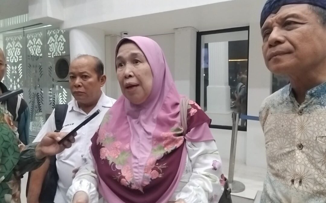 Ahli hukum pidana Sri Sulastri menjelaskan pentingnya pembuktian status jabatan Irza Prasetya dalam kasus penggelapan di persidangan.